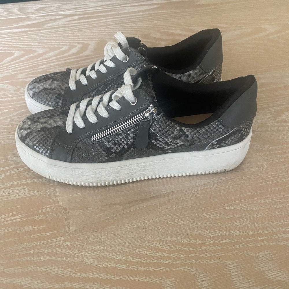 ELLEN ZIP UP SNAKE SKIN FLAT SNEAKER
